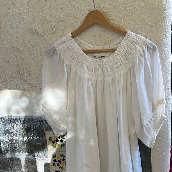 White Flowy Off The Shoulder Dress 100% Organic Cotton Size Small MSRP $475 - Picture 3 of 7